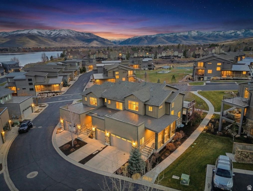 832 S EDGEWATER CT #4, Huntsville, UT 84317 — exterior