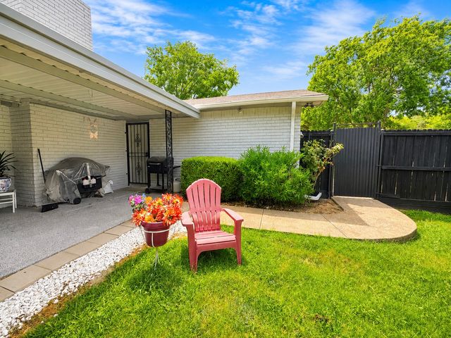 8633 Baumgarten Drive, Dallas, TX 75228