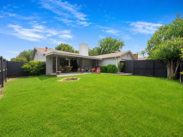 8633 Baumgarten Drive, Dallas, TX 75228