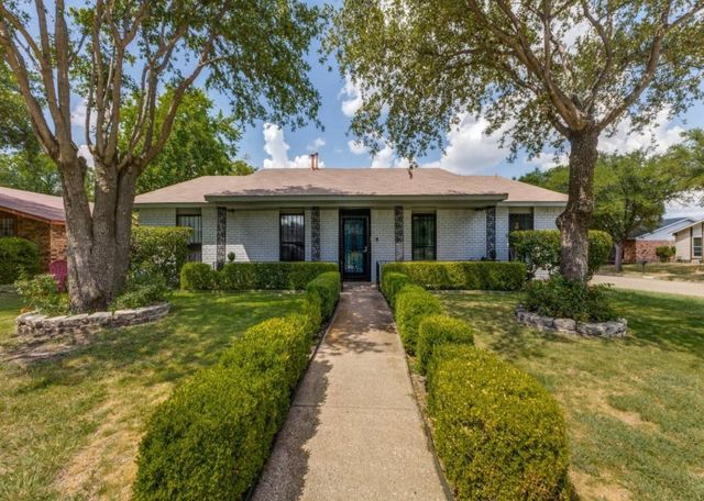 8633 Baumgarten Drive, Dallas, TX 75228