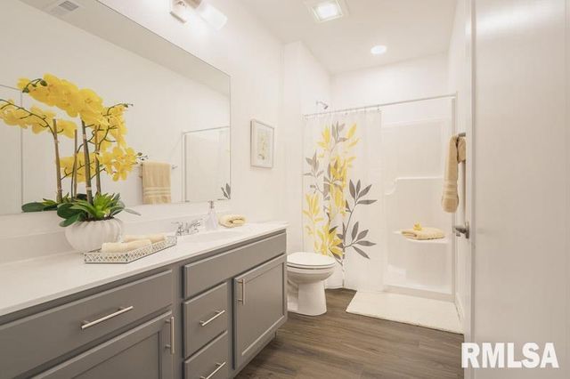 801 Bend Boulevard, Moline, IL 61244