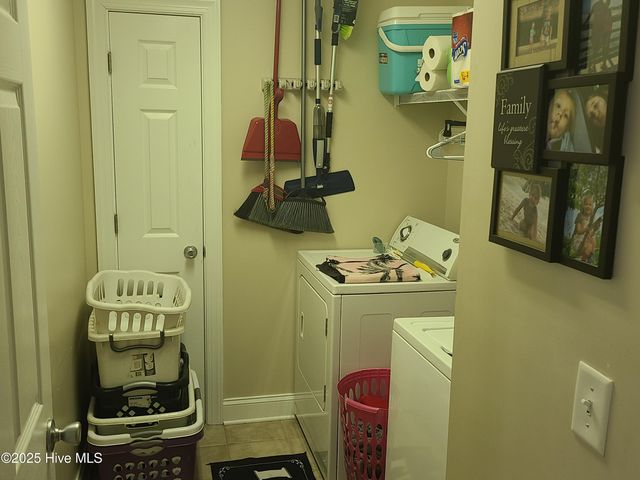 300 Pine Ridge Lane, Holly Ridge, NC 28445