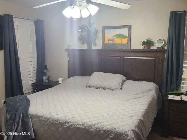 300 Pine Ridge Lane, Holly Ridge, NC 28445