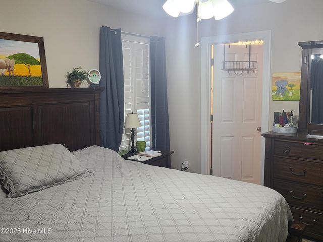 300 Pine Ridge Lane, Holly Ridge, NC 28445