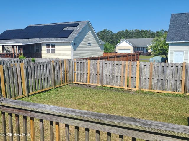 300 Pine Ridge Lane, Holly Ridge, NC 28445