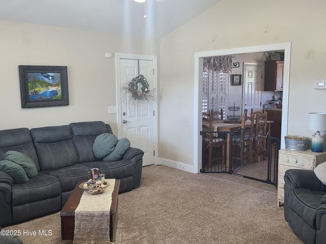 300 Pine Ridge Lane, Holly Ridge, NC 28445