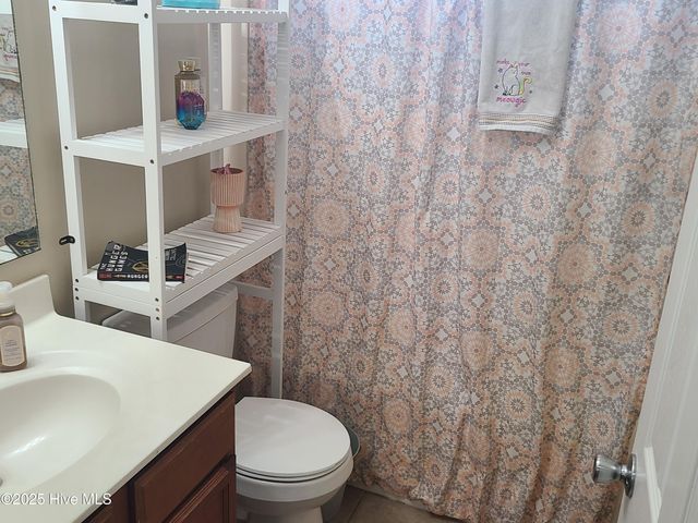 300 Pine Ridge Lane, Holly Ridge, NC 28445