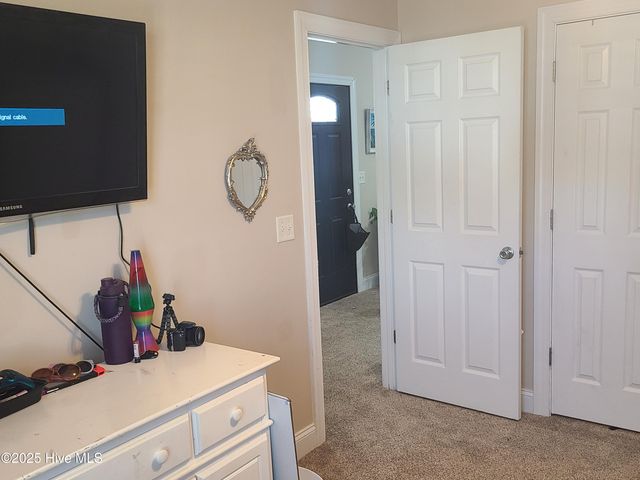 300 Pine Ridge Lane, Holly Ridge, NC 28445