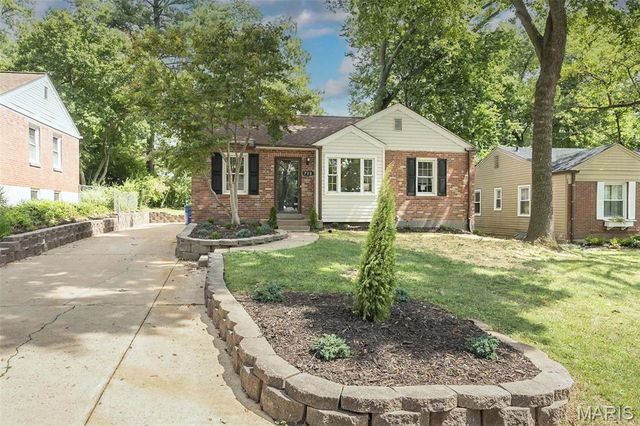 718 Crompton Court, Crestwood, MO 63126