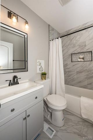 718 Crompton Court, Crestwood, MO 63126