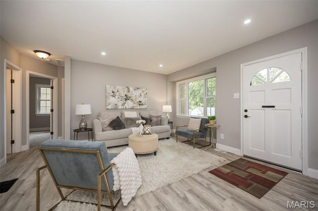 718 Crompton Court, Crestwood, MO 63126