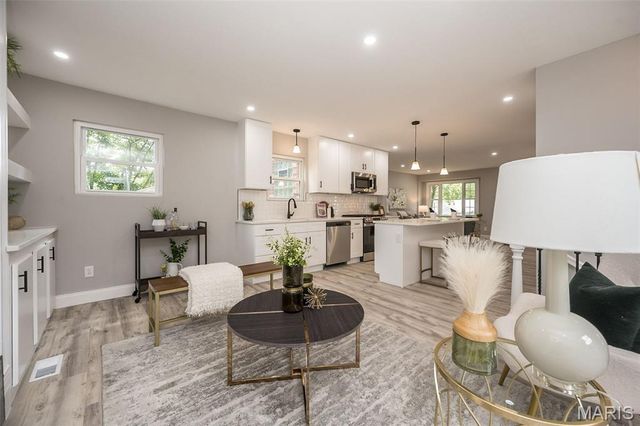 718 Crompton Court, Crestwood, MO 63126