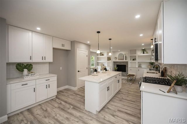 718 Crompton Court, Crestwood, MO 63126