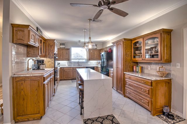 1321 Kiowa Drive E, Lake Kiowa, TX 76240