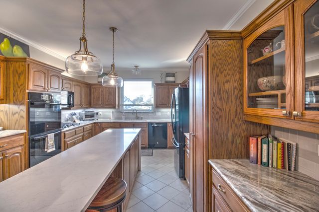 1321 Kiowa Drive E, Lake Kiowa, TX 76240