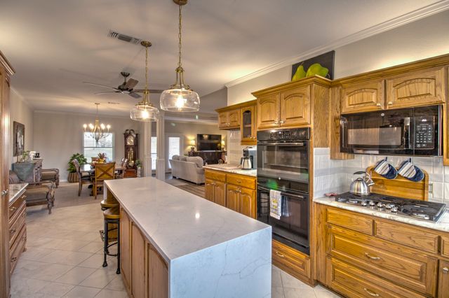 1321 Kiowa Drive E, Lake Kiowa, TX 76240