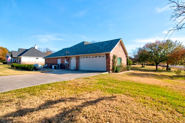 1321 Kiowa Drive E, Lake Kiowa, TX 76240