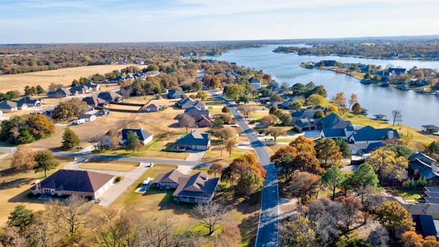1321 Kiowa Drive E, Lake Kiowa, TX 76240