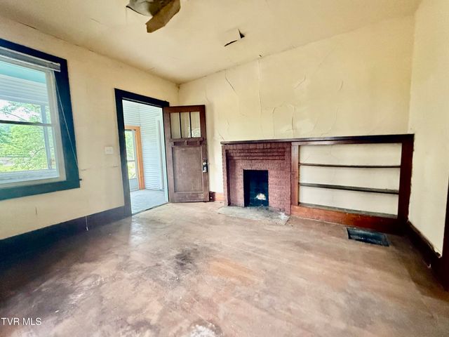322 Parks Worley, Bluff City, TN 37618