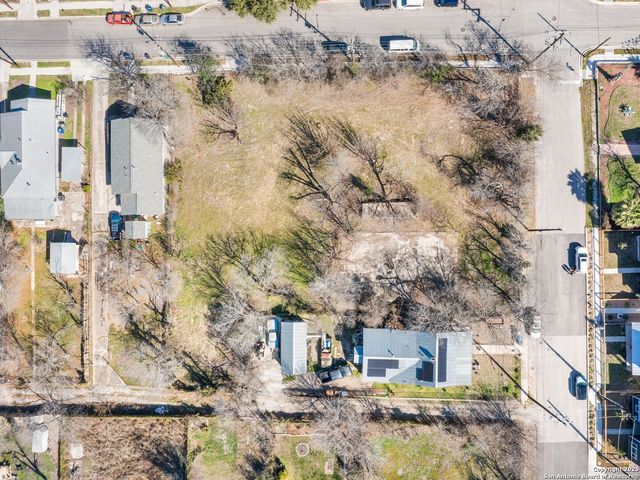 931 N Olive, San Antonio, TX 78202