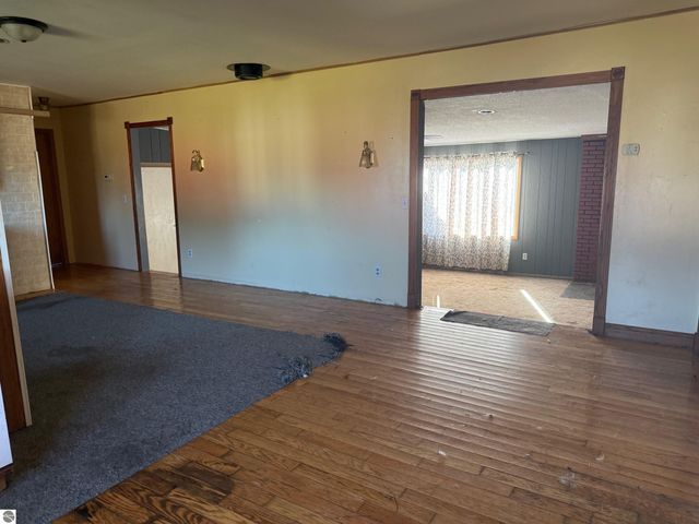 11700 N 11 Road, Buckley, MI 49620