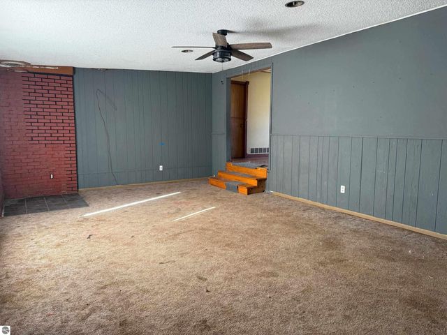 11700 N 11 Road, Buckley, MI 49620