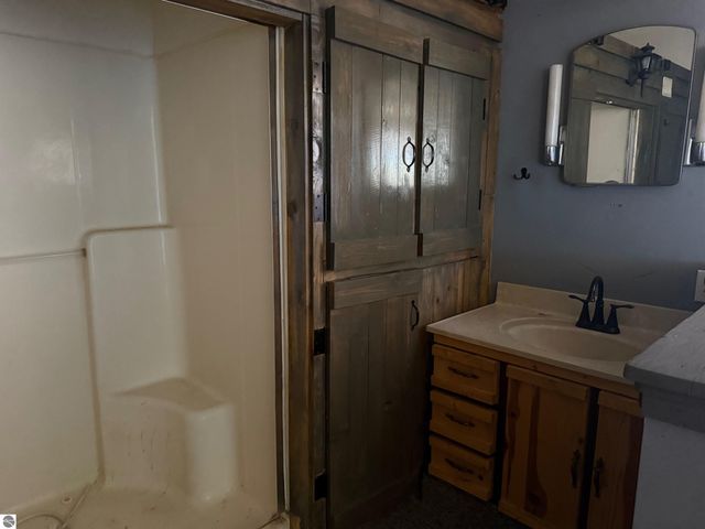 11700 N 11 Road, Buckley, MI 49620