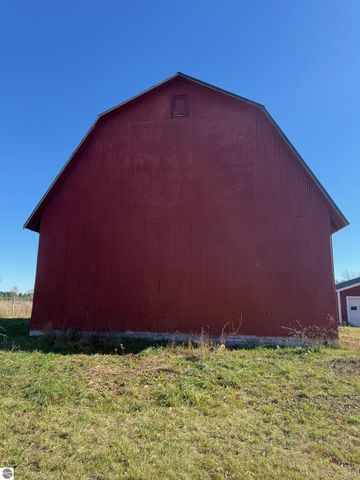 11700 N 11 Road, Buckley, MI 49620