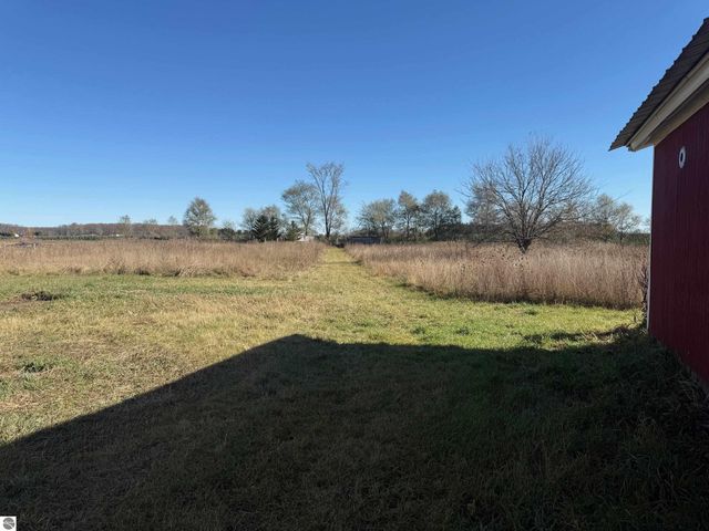 11700 N 11 Road, Buckley, MI 49620