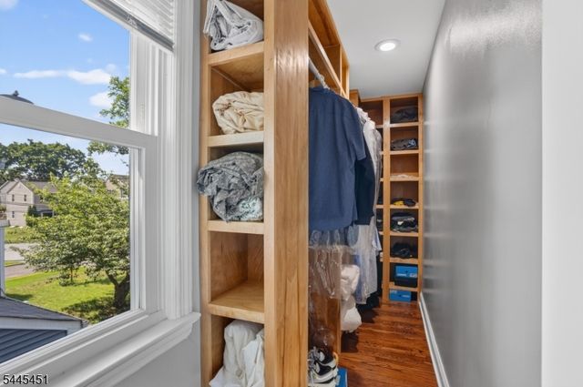 28 Kew Dr, Springfield Twp., NJ 07081