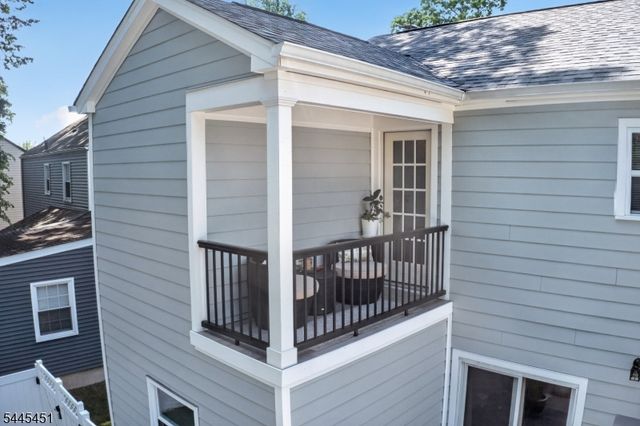 28 Kew Dr, Springfield Twp., NJ 07081