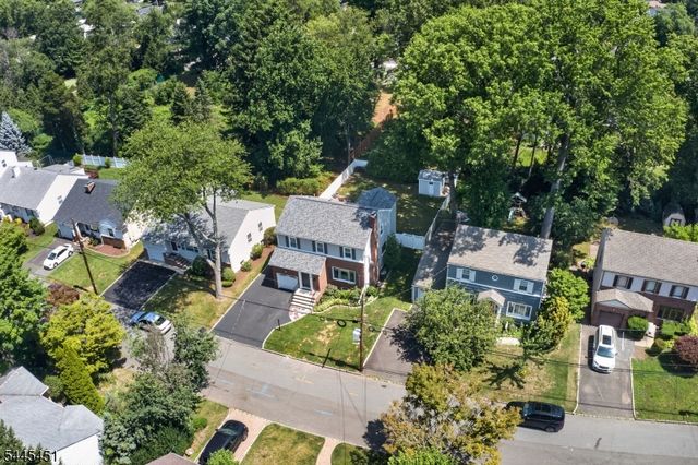 28 Kew Dr, Springfield Twp., NJ 07081