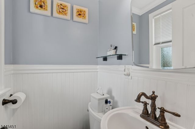 28 Kew Dr, Springfield Twp., NJ 07081