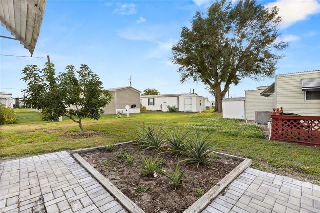 465 MARINA LANE, Tavares, FL 32778