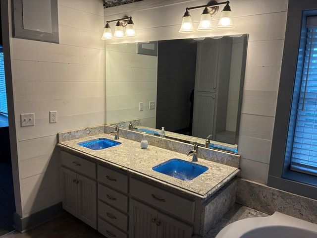 300 E County Rd 32 E, Headland, AL 36345