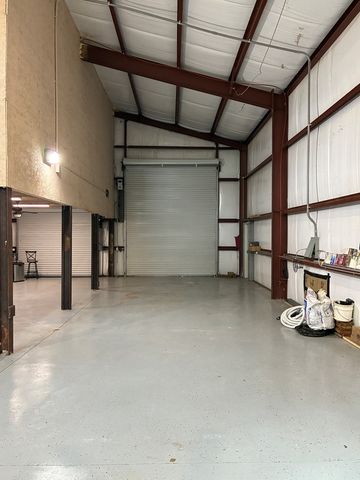 300 E County Rd 32 E, Headland, AL 36345