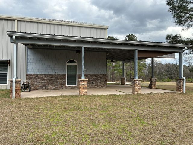 300 E County Rd 32 E, Headland, AL 36345