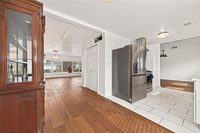 10823 Sandstone Street, Houston, TX 77072