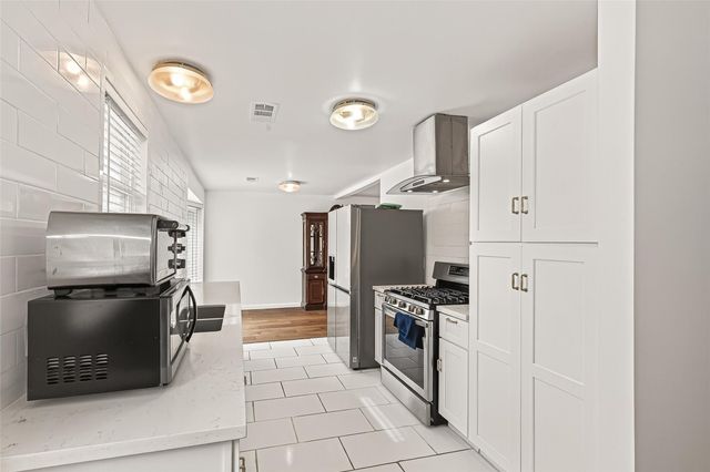 10823 Sandstone Street, Houston, TX 77072