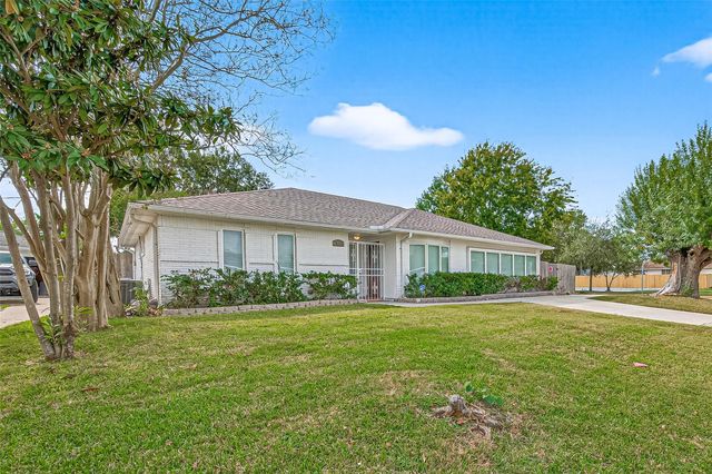 10823 Sandstone Street, Houston, TX 77072