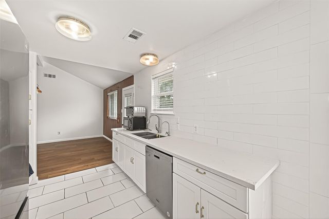 10823 Sandstone Street, Houston, TX 77072