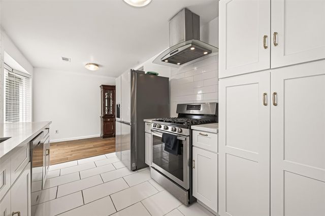 10823 Sandstone Street, Houston, TX 77072