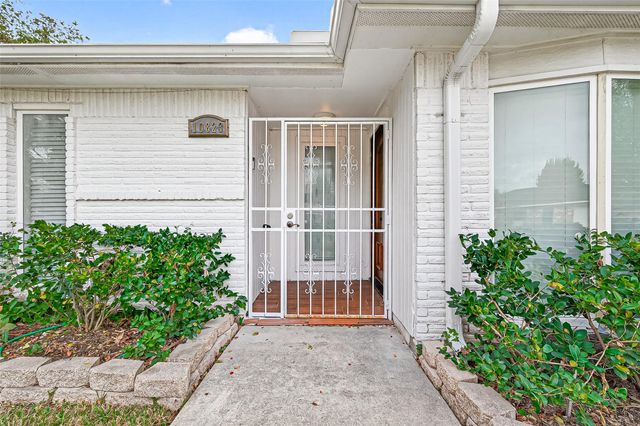 10823 Sandstone Street, Houston, TX 77072