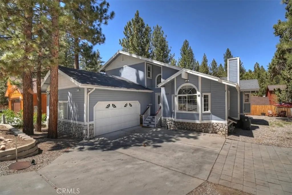 737 E Mountain View, Big Bear City, CA 92314