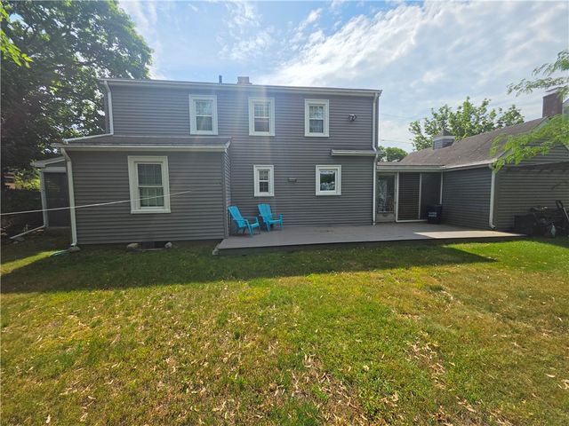 7 Wilton Avenue, Pawtucket, RI 02861