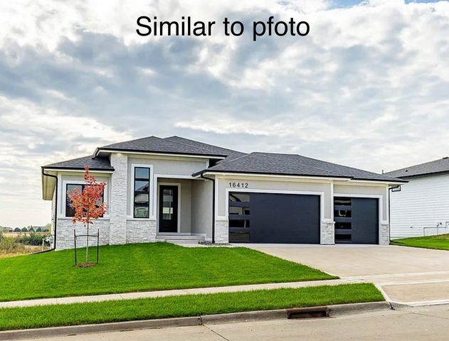 16616 Deerview Drive, Urbandale, IA 50323