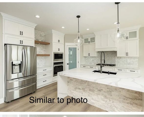 16616 Deerview Drive, Urbandale, IA 50323