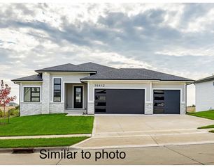 16616 Deerview Drive, Urbandale, IA 50323