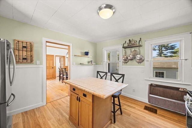 49 Pleasant St, Holbrook, MA 02343