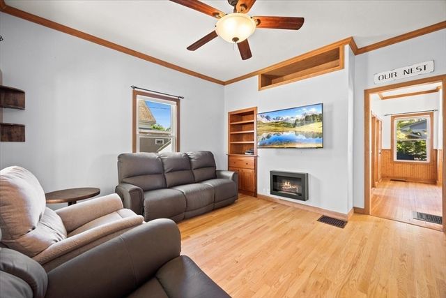49 Pleasant St, Holbrook, MA 02343
